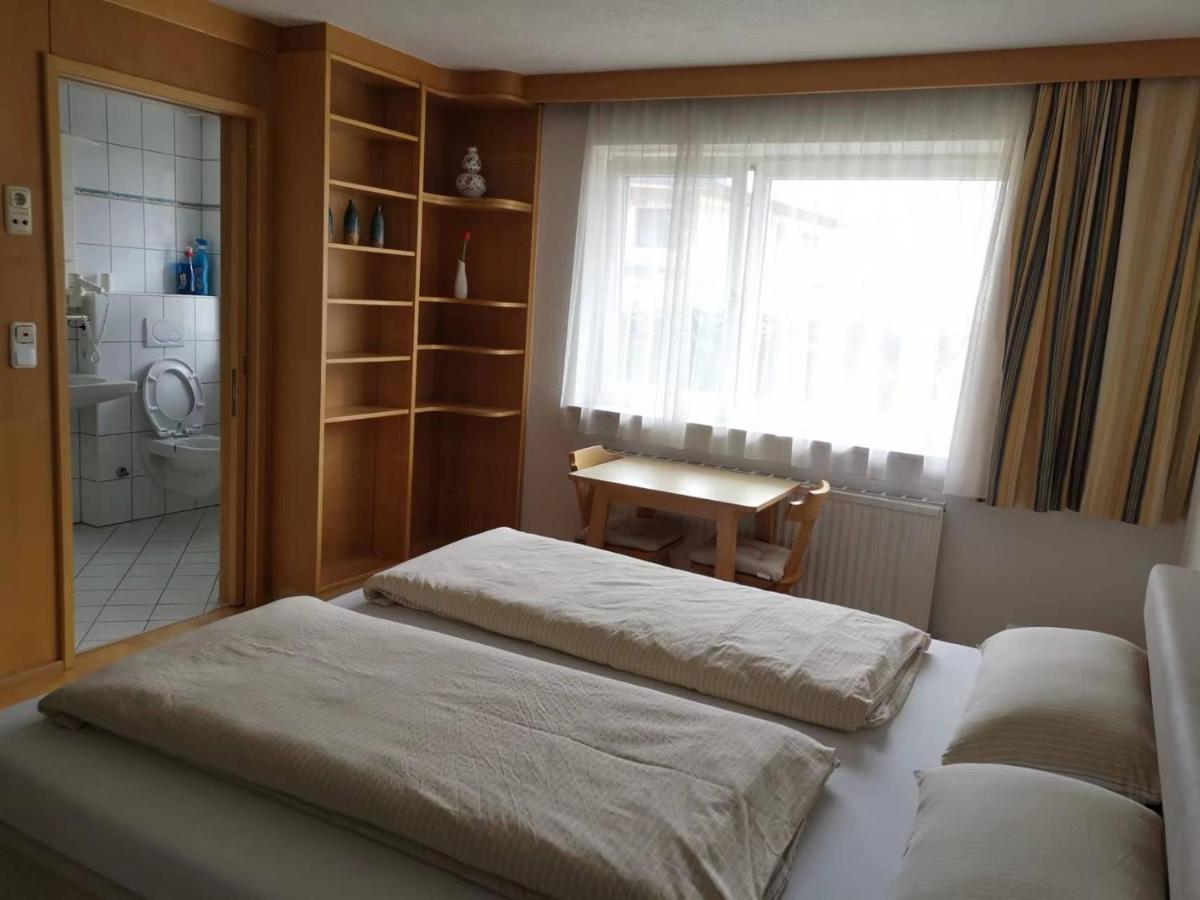 Wei Wei'S Hostel Ehenbichl Eksteriør bilde