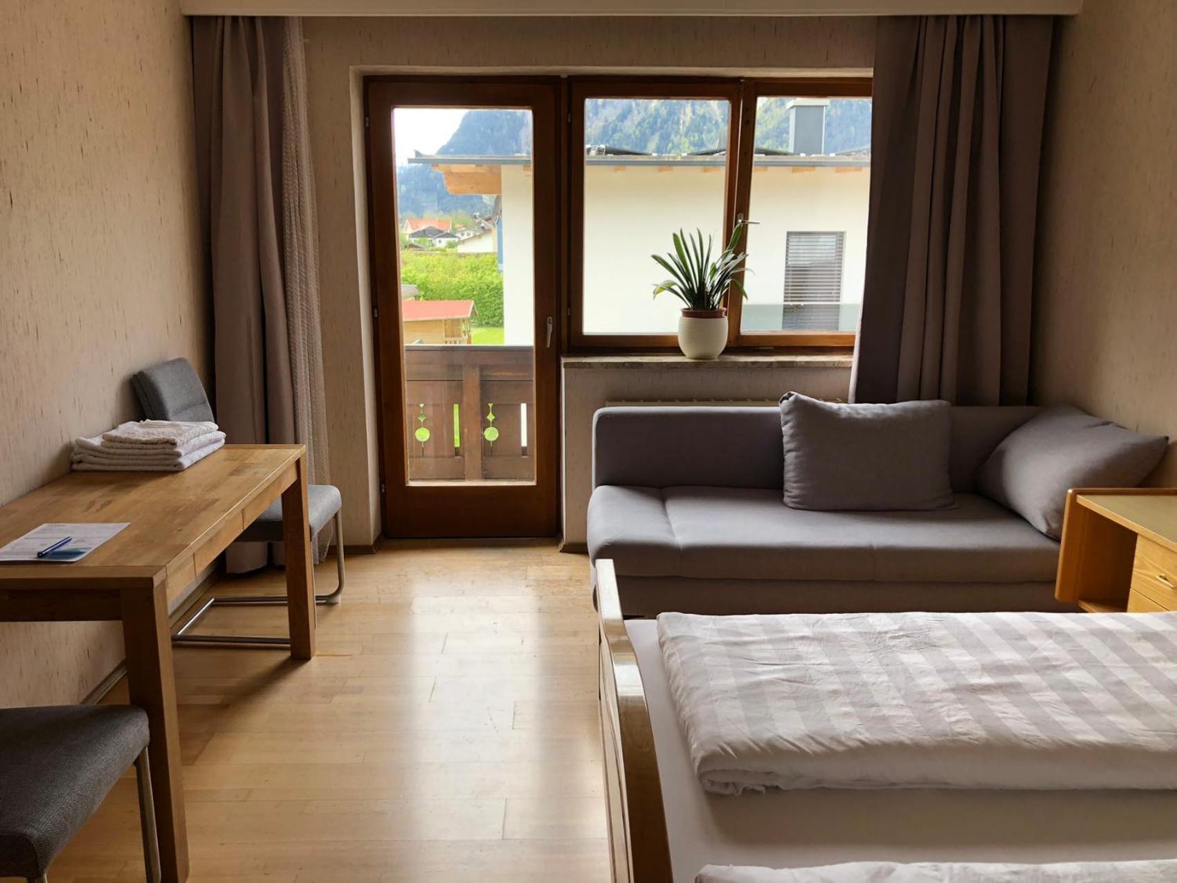 Wei Wei'S Hostel Ehenbichl Eksteriør bilde